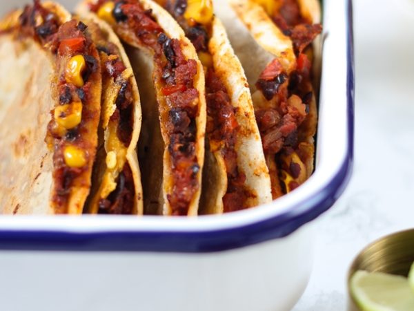 Tacos mit Bohnenfüllung